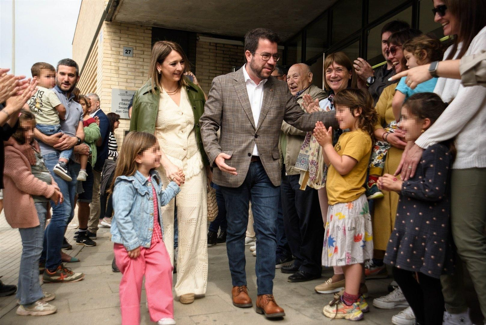 Aragonès, a la salida del centro de votación.