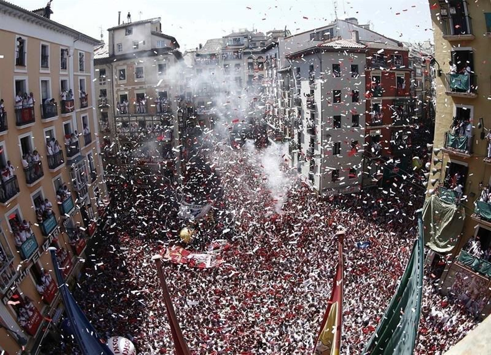 Un chupinazo musical abre en un ambiente festivo los Sanfermines 2019