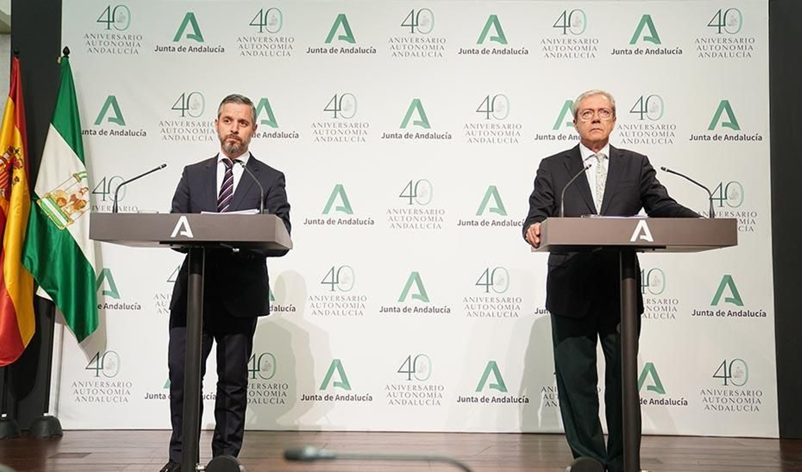 Los consejeros Juan Bravo y Rogelio Velasco compareciendo esta tarde tras el Consejo de Gobierno