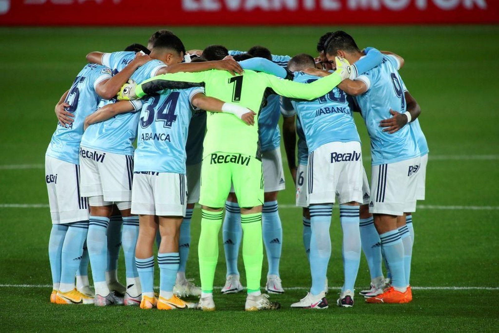 El zaguero mexicano valoró la subida de nivel competitivo del Celta.