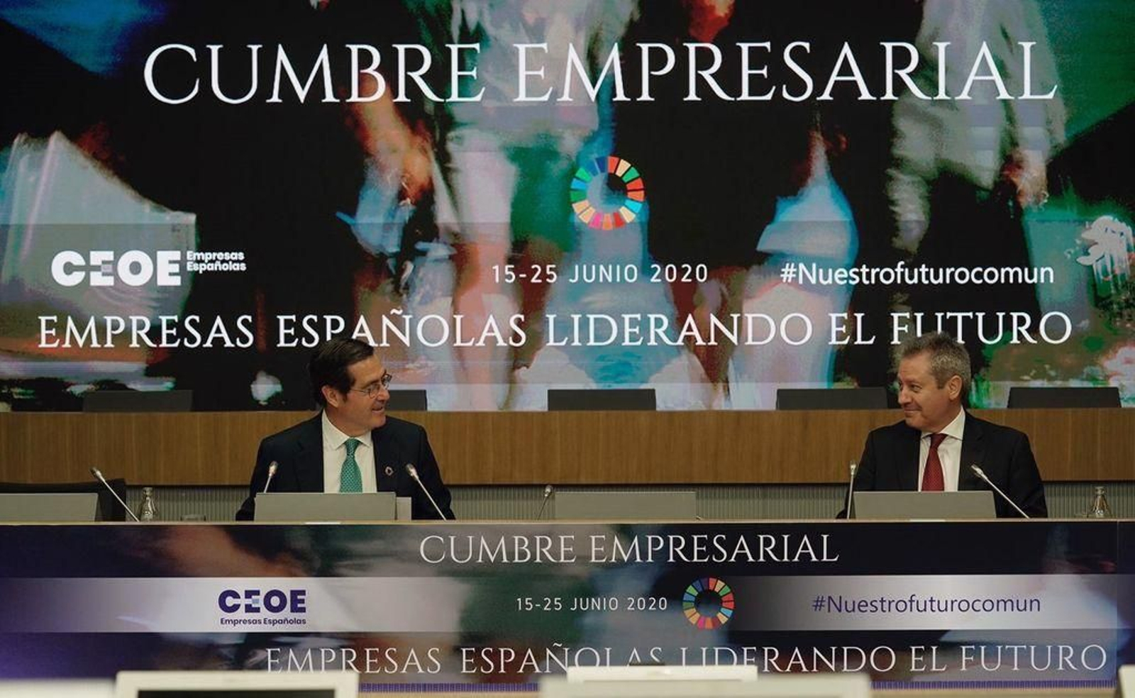 Antonio Garamendi, presidente de la CEOE, y Alberto Gutiérrez, presidente de Airbús, en el encuentro.