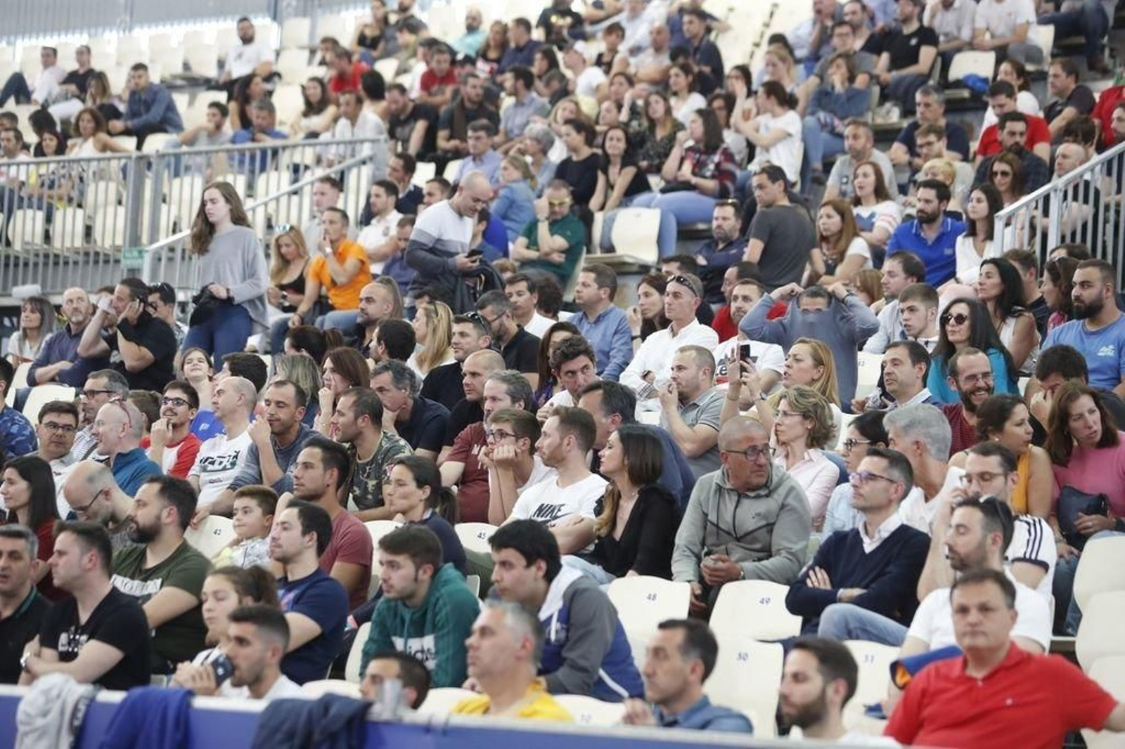 El público llenó por momentos las instalaciones del Instituto Ferial de Vigo (Ifevi).