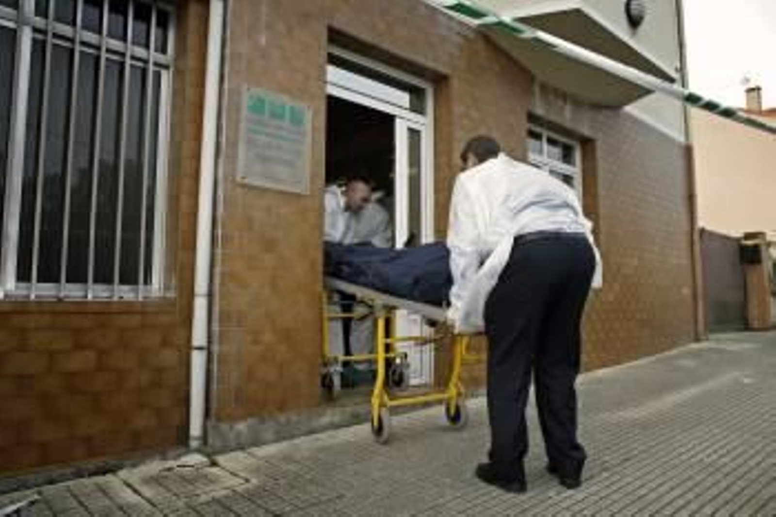 Una mujer de 38 años, Matilde Vázquez Ramallal, vecina de Abegondo, ha fallecido esta mañana tras ser apuñalada en la localidad coruñesa de Carral (Foto: EFE)