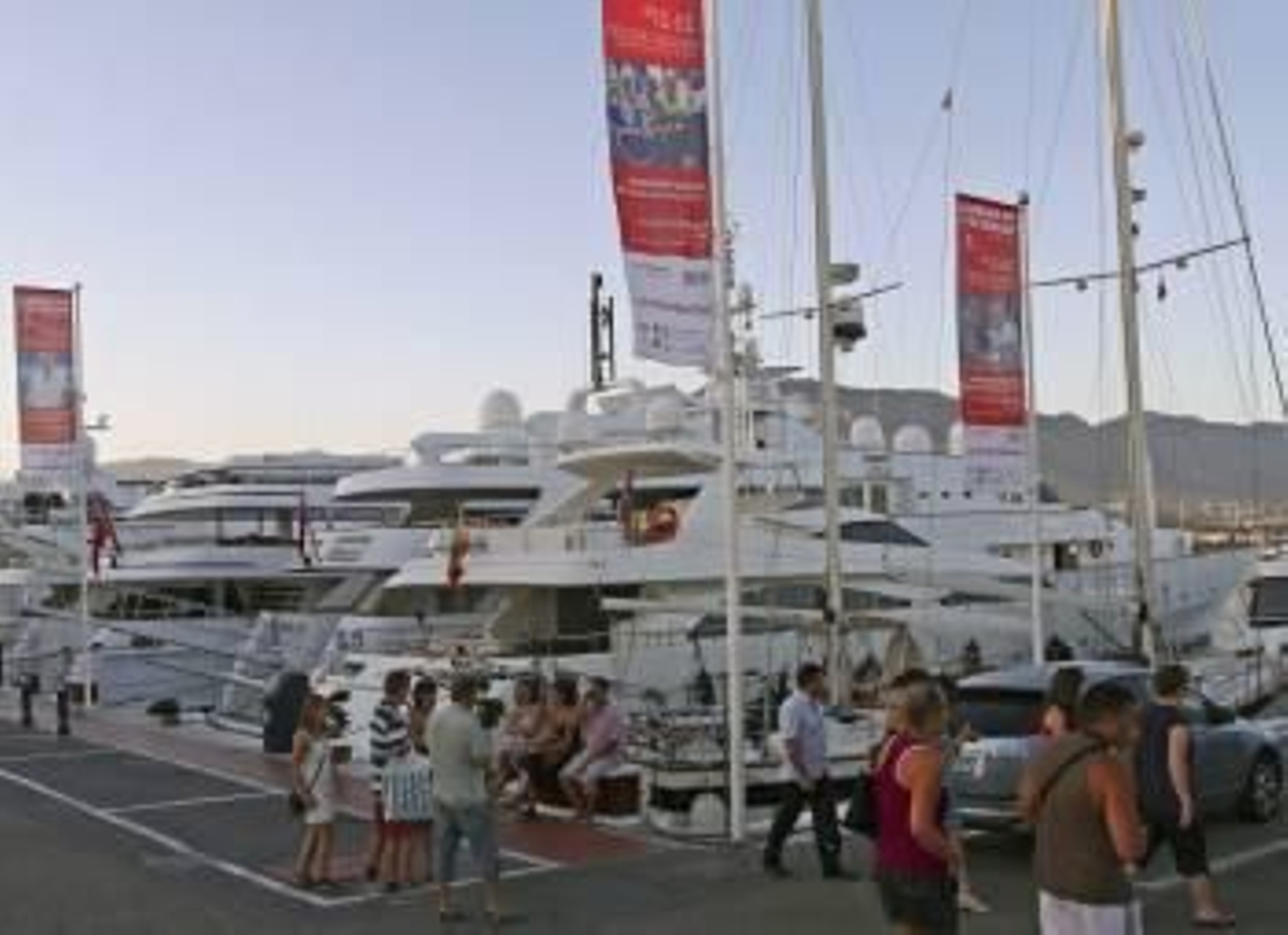 Varias embarcaciones atracadas en Puerto Banús, en Marbella (Málaga). (Foto: ALF)