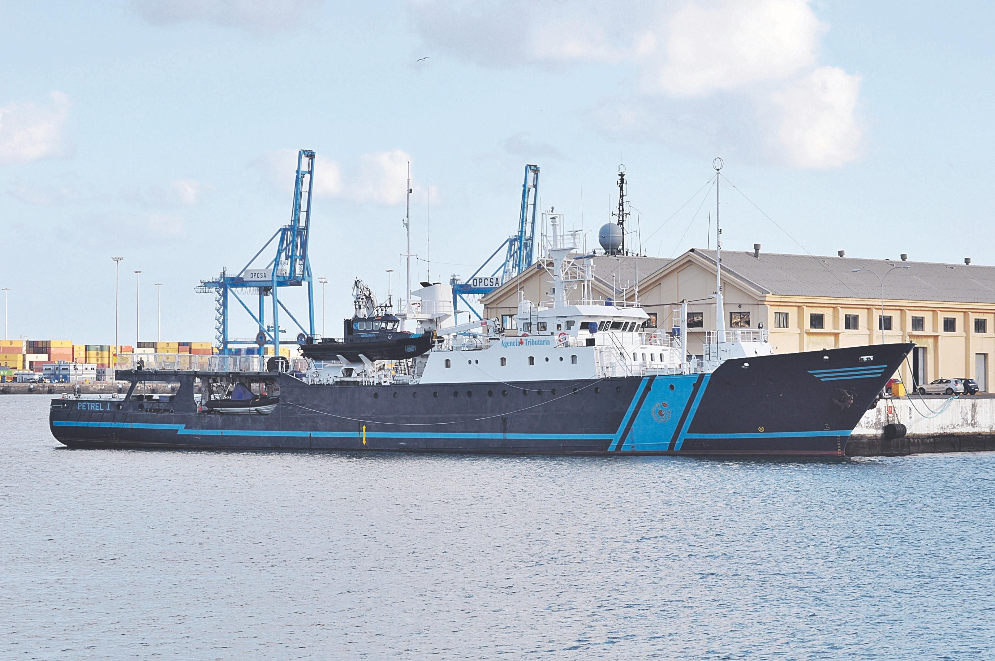 El “Petrel”, de Vigilancia Aduanera con base en Vigo.