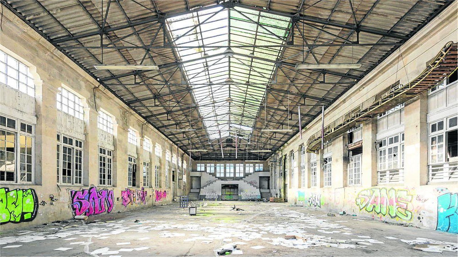 El interior de la conservera Alfageme en Bouzas