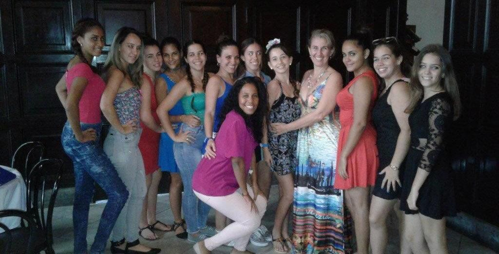 Las sociedades Unión Mugardes, Agolada-As Pontes de García Rodríguez agasajan a sus bailarinas