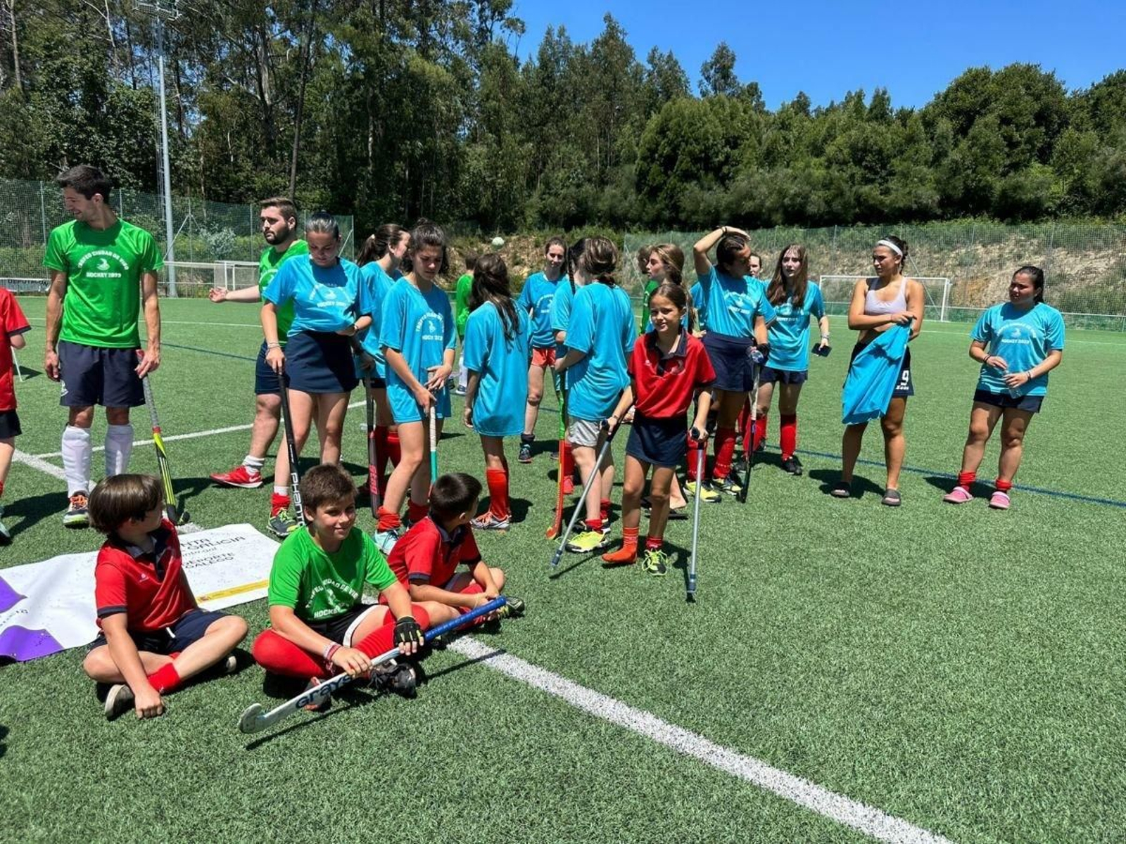 El campo de Carballal vivirá una jornada de hóckey sobre hierba para todas las edades.