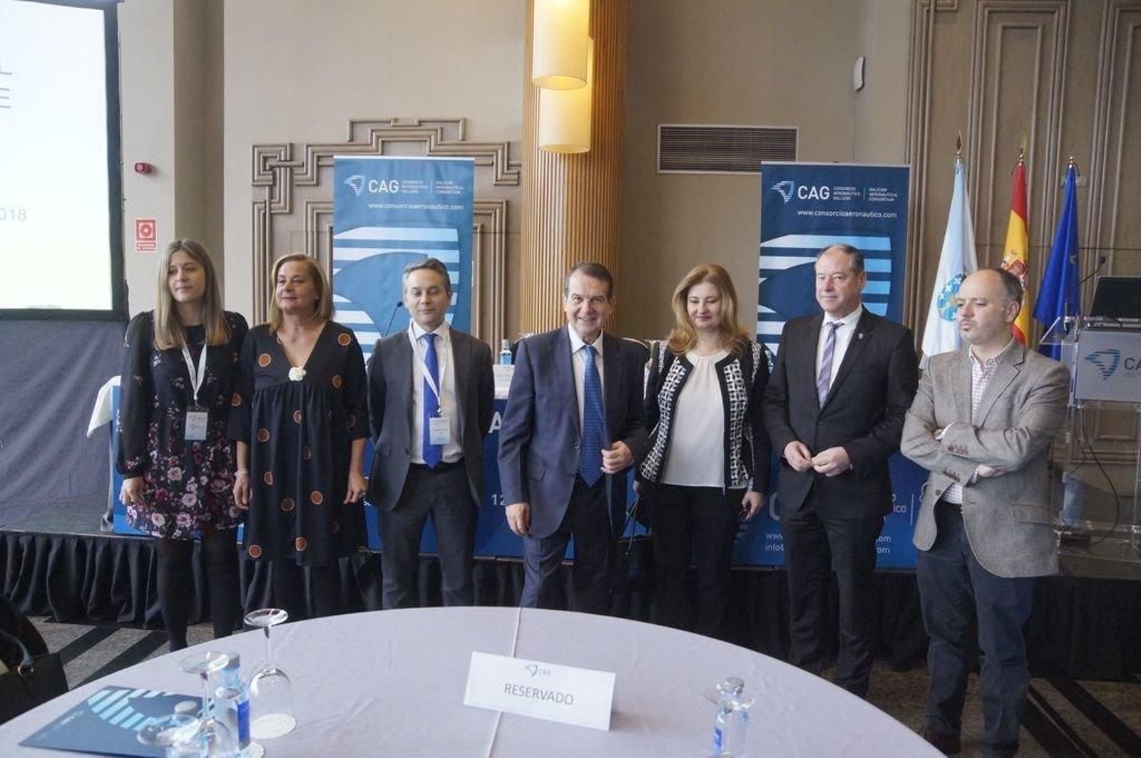 la inauguración del Congreso Aeronáutico ayer en Vigo con el alcalde de la ciudad, la presidenta de la Diputación de Pontevedra y el rector