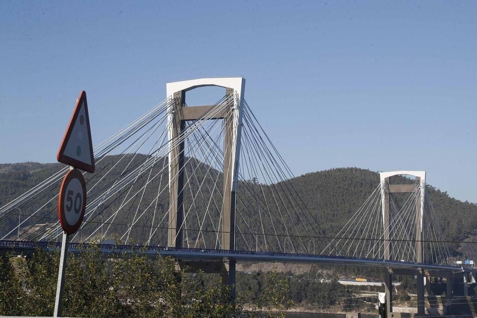 El puente de Rande, ya con los seis carriles, sigue concentrando el máximo uso en la AP-9.