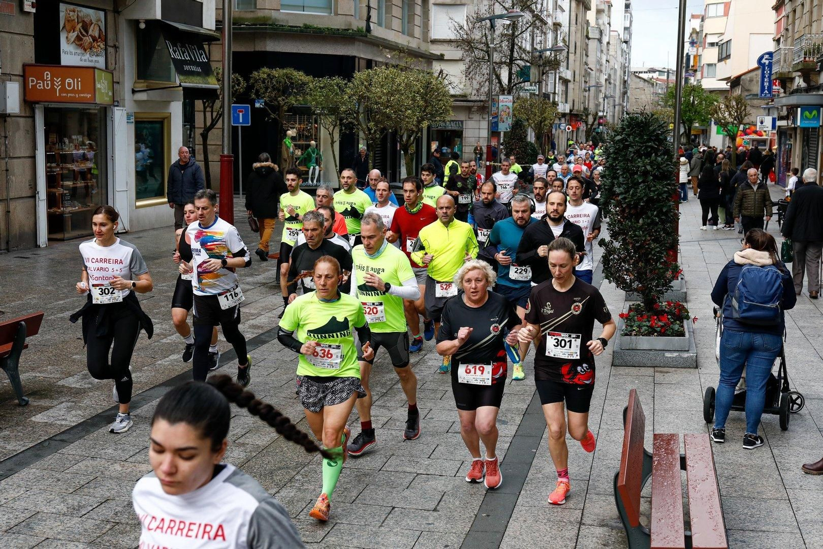 Carrera Calvario 5+5 en el tramo por la peatonal de O Calvario.