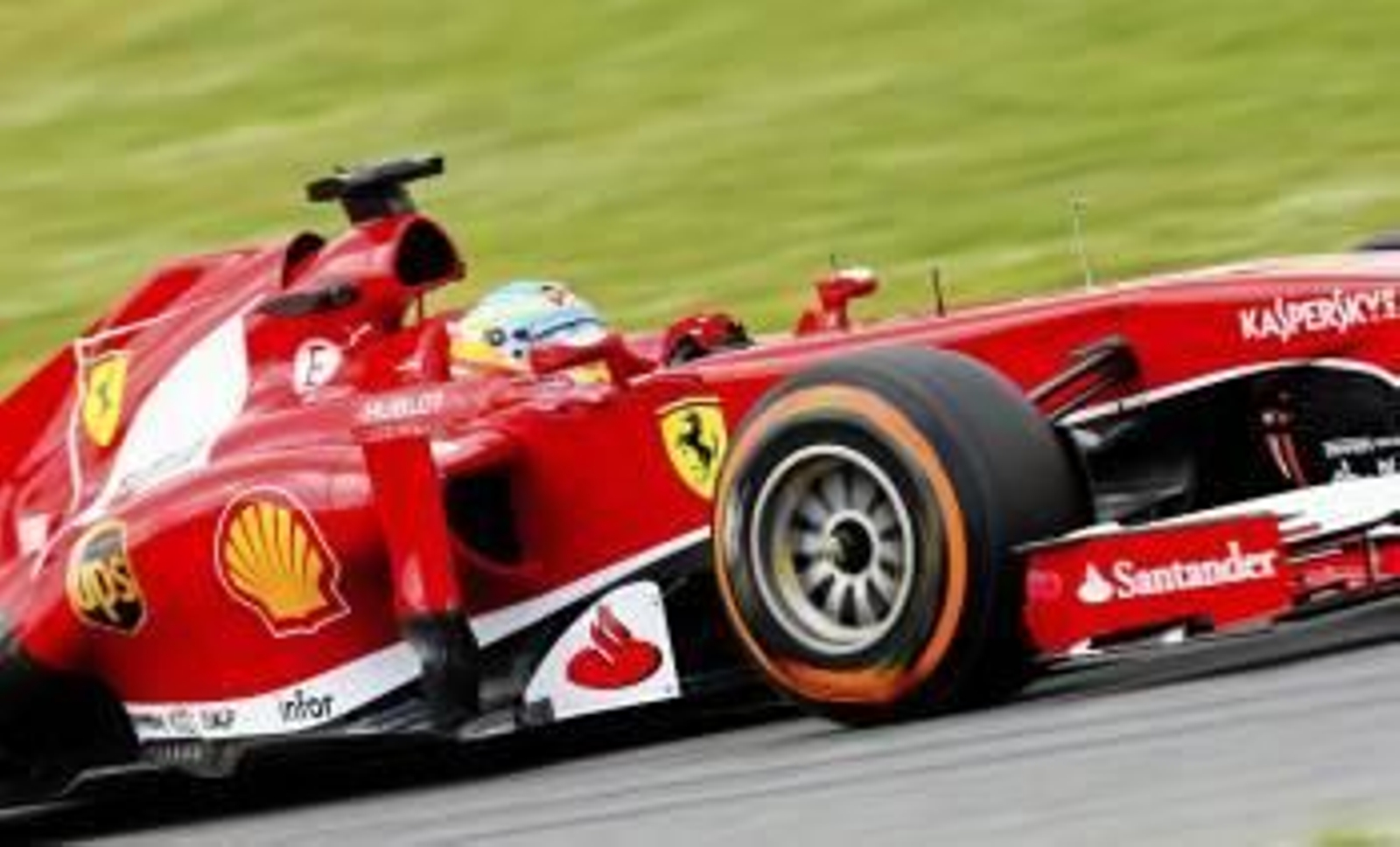 Fernando Alonso, ayer en el trazado barcelonés de Montmeló. (Foto: SRDJAN SUKI)