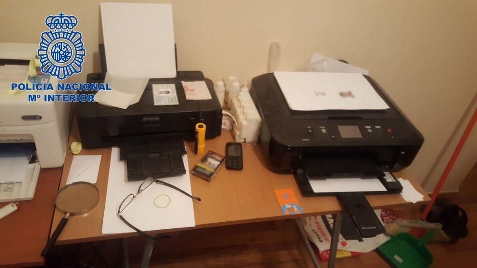 Parte del material incautado