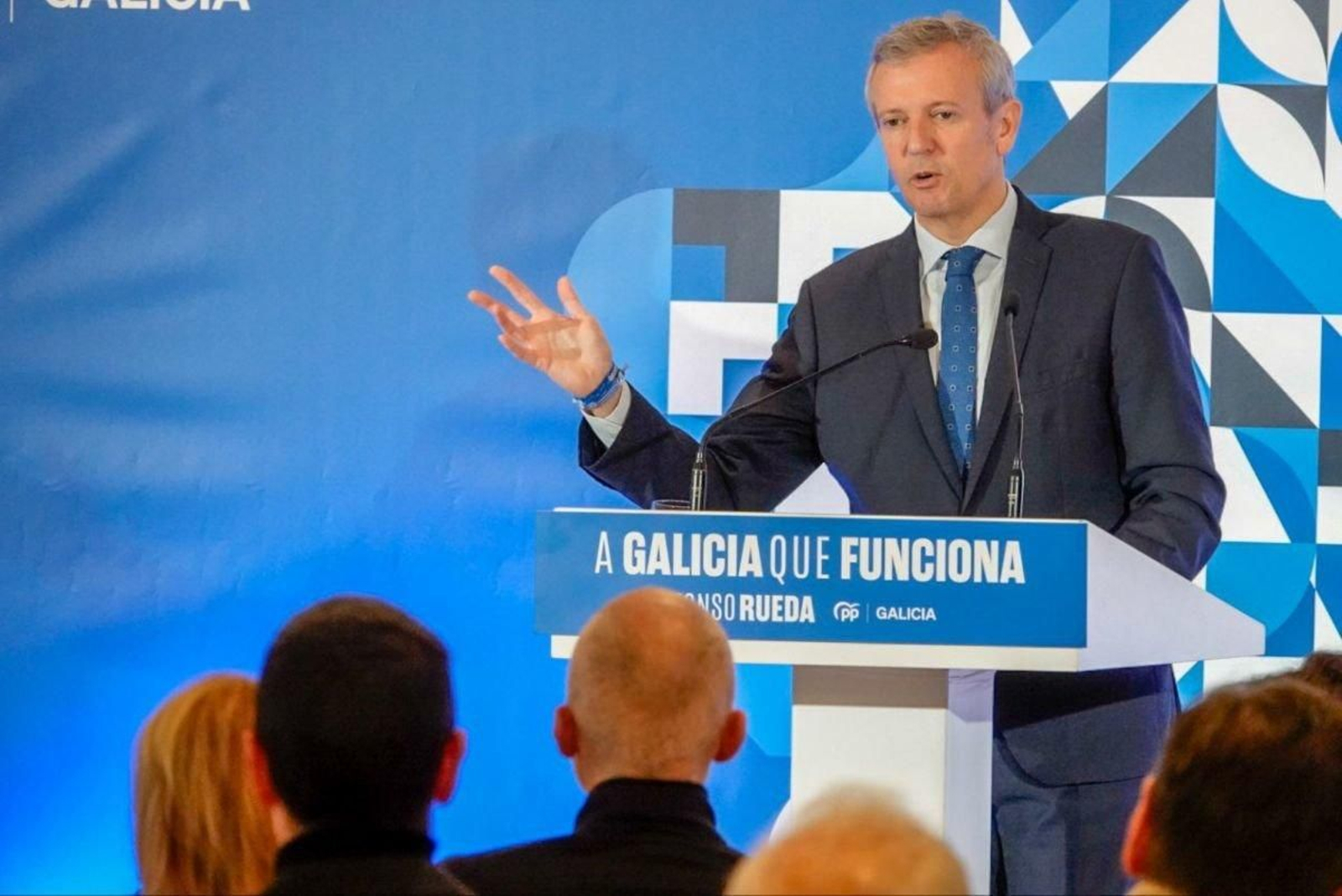 Alfonso Rueda, durante su intervención en un hotel de Vigo, donde anunció su compromiso de comprar el Fraga.