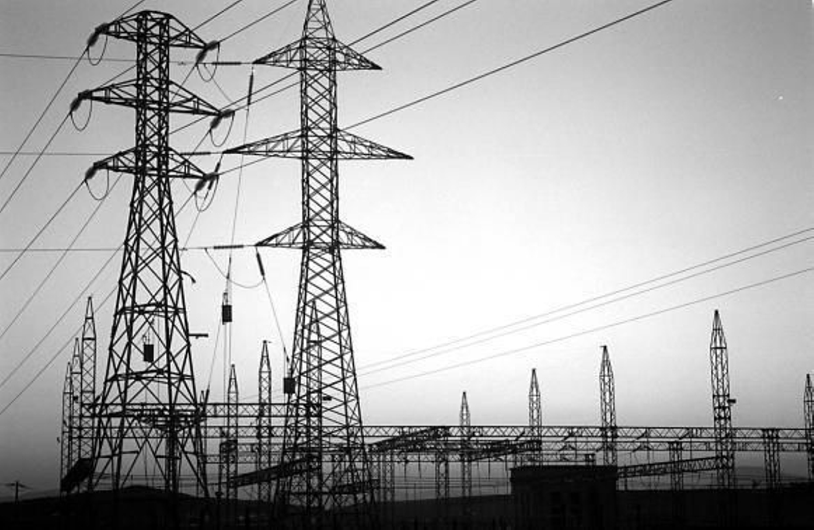 Postes de Alta Tensión, conductores de la mayoría de la electricidad que se consume en España.