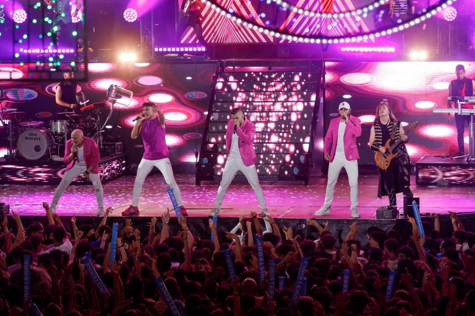 Actuación de la orquesta Panorama en las Fiestas de Coia 2023.