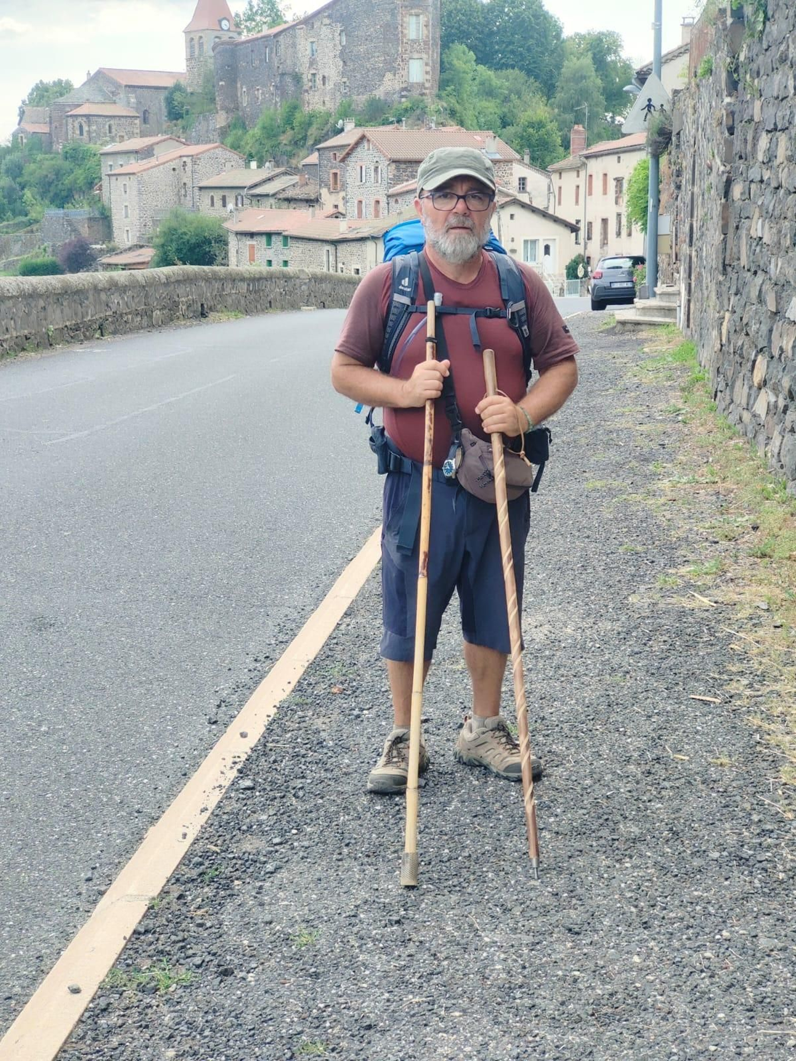 Manuel fue descargando la mochila y perdiendo peso físico