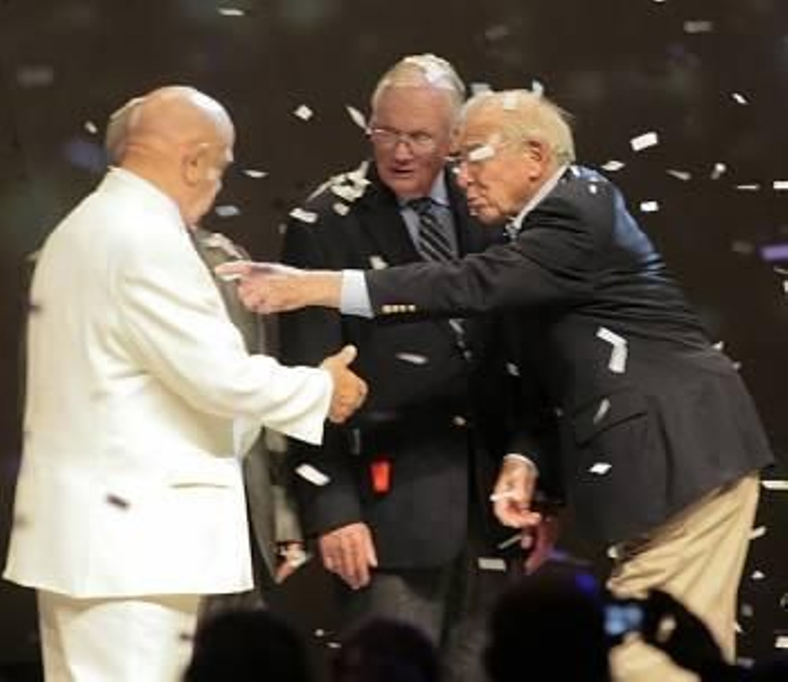 Alexei Leonov, Neil Armtrong y Jim Lovell, en el homenaje a Gagarin en Tenerife. (Foto: CRISTOBAL GARCIA)