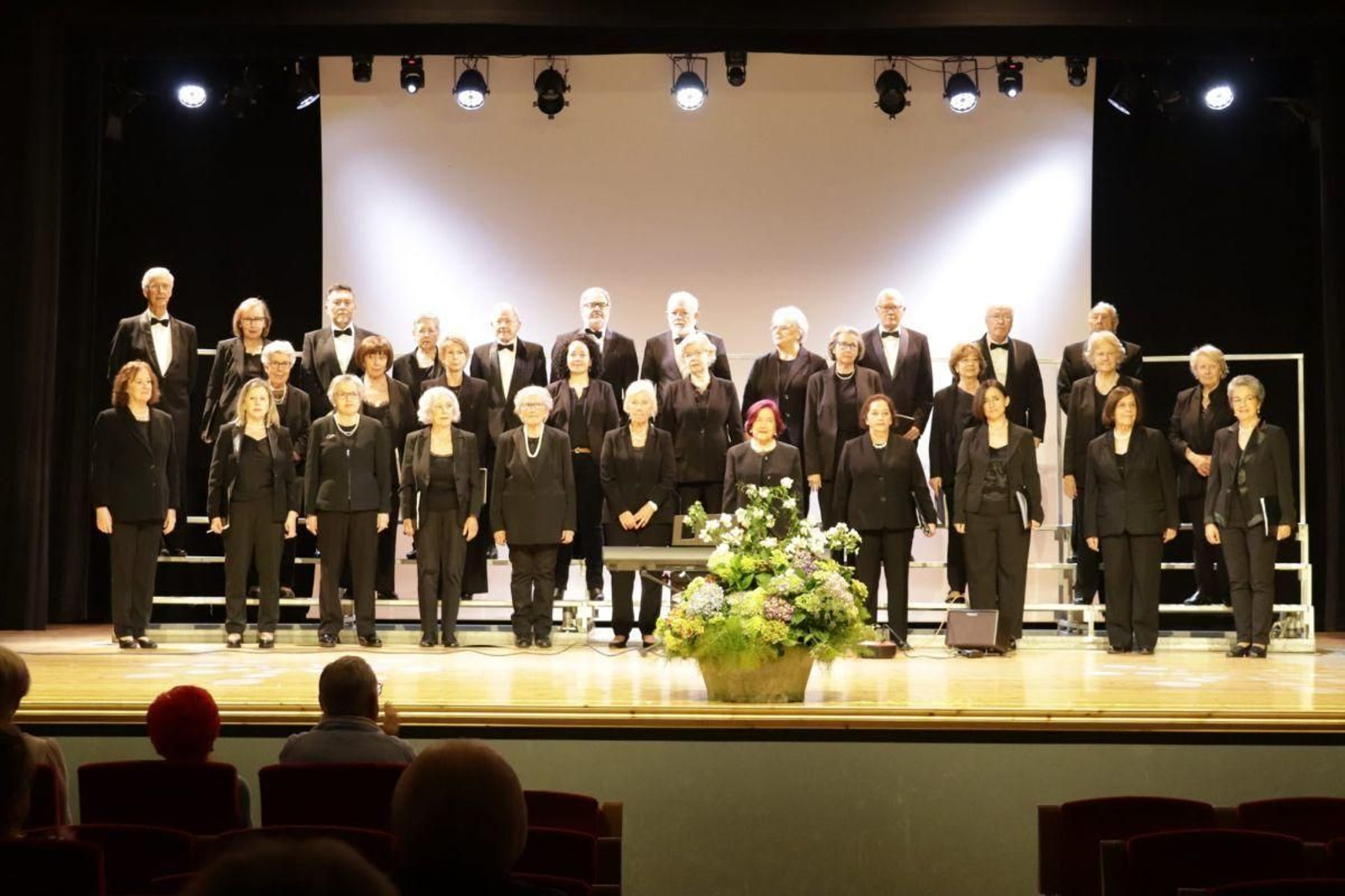 La coral polifónica Rosalía de Castro, en uno de sus últimos conciertos.