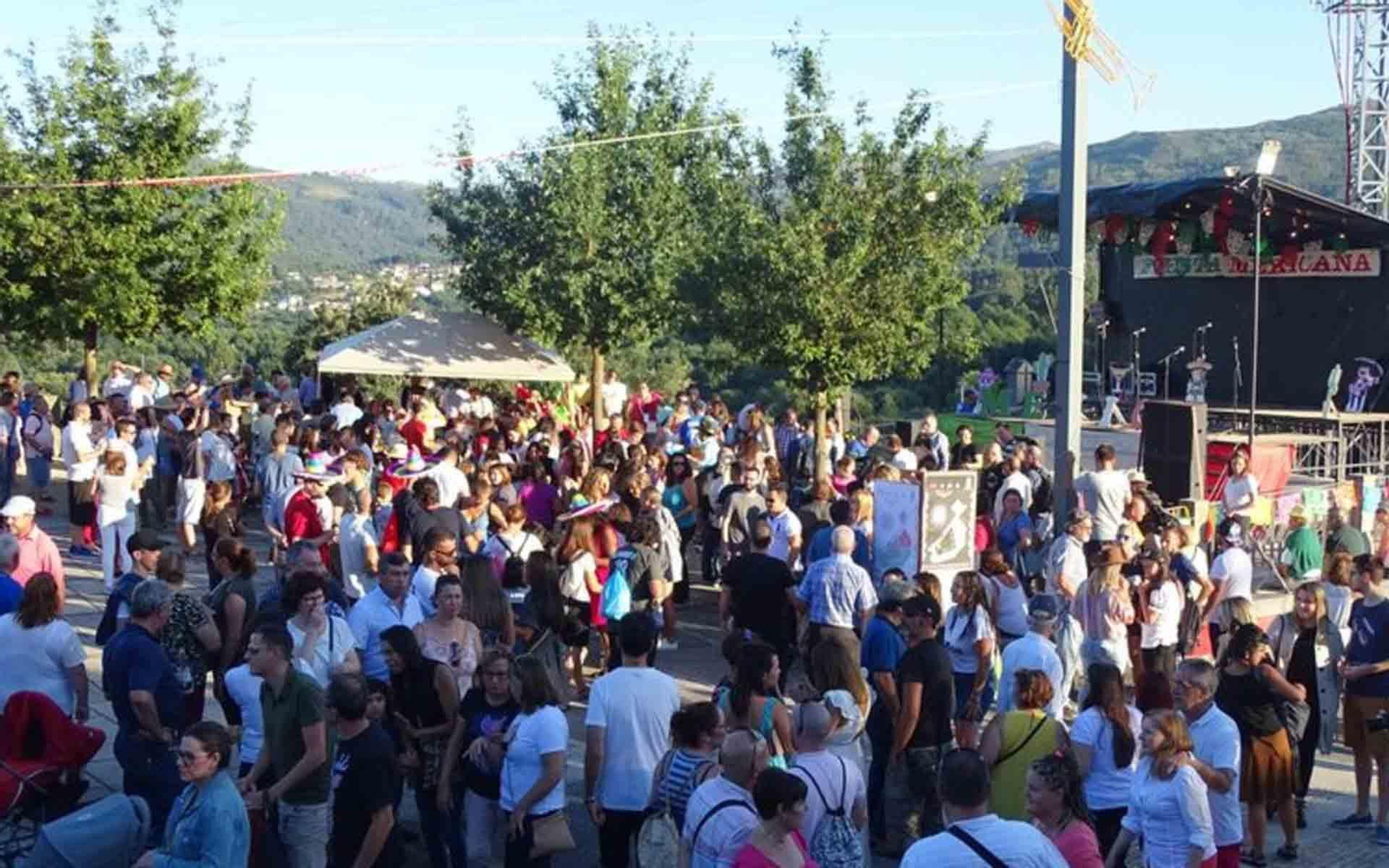 Fiesta mexicana en Avión. Foto Martiño Pinal