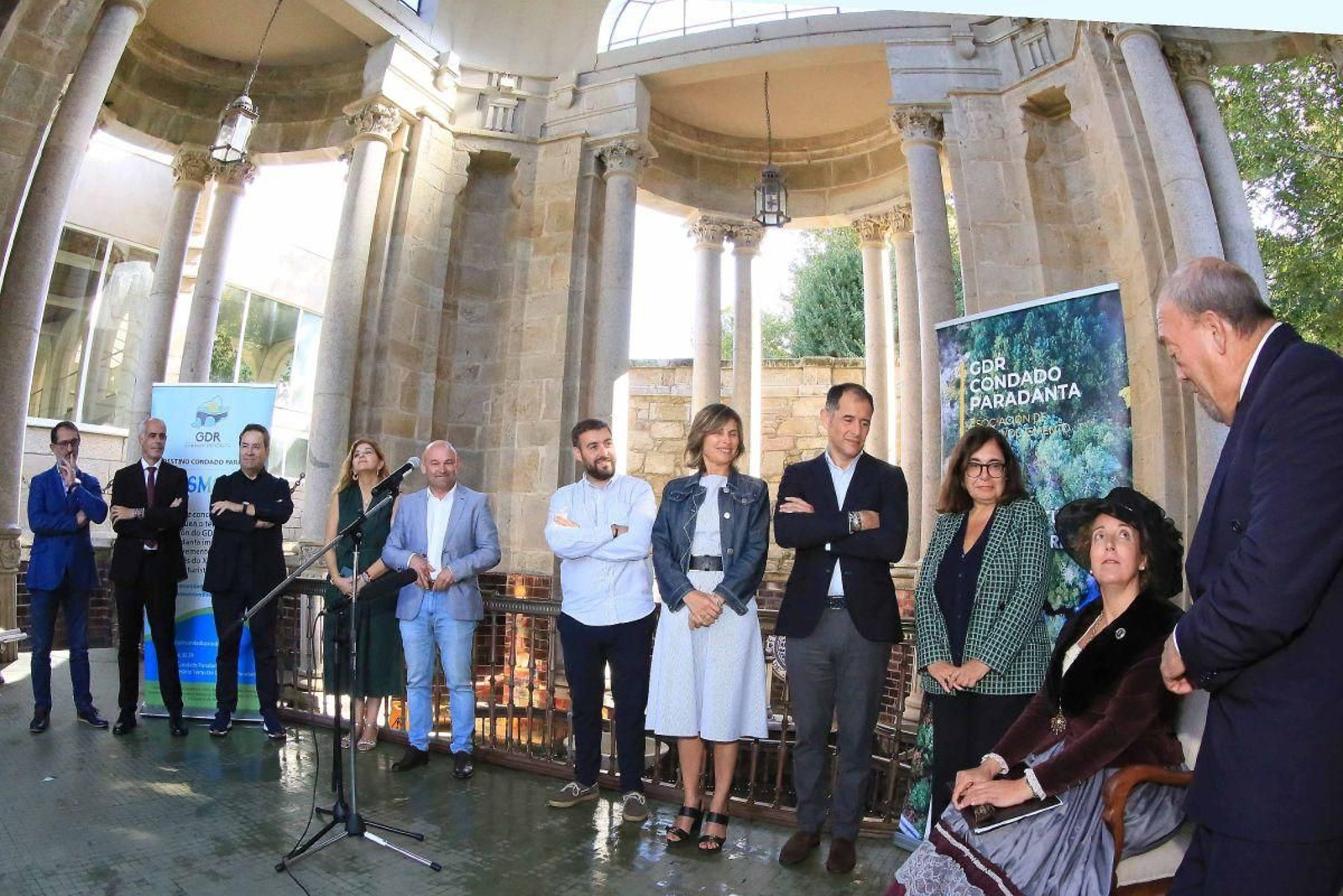 Asistentes a la presentación del Día Europeo del Termalismo, en la Fuente de Gándara.