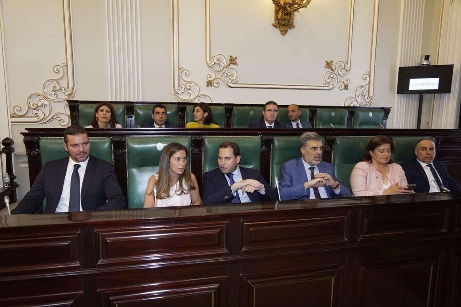Los once concejales del Partido Popular, ayer en la constitución de la Corporación Provincial.