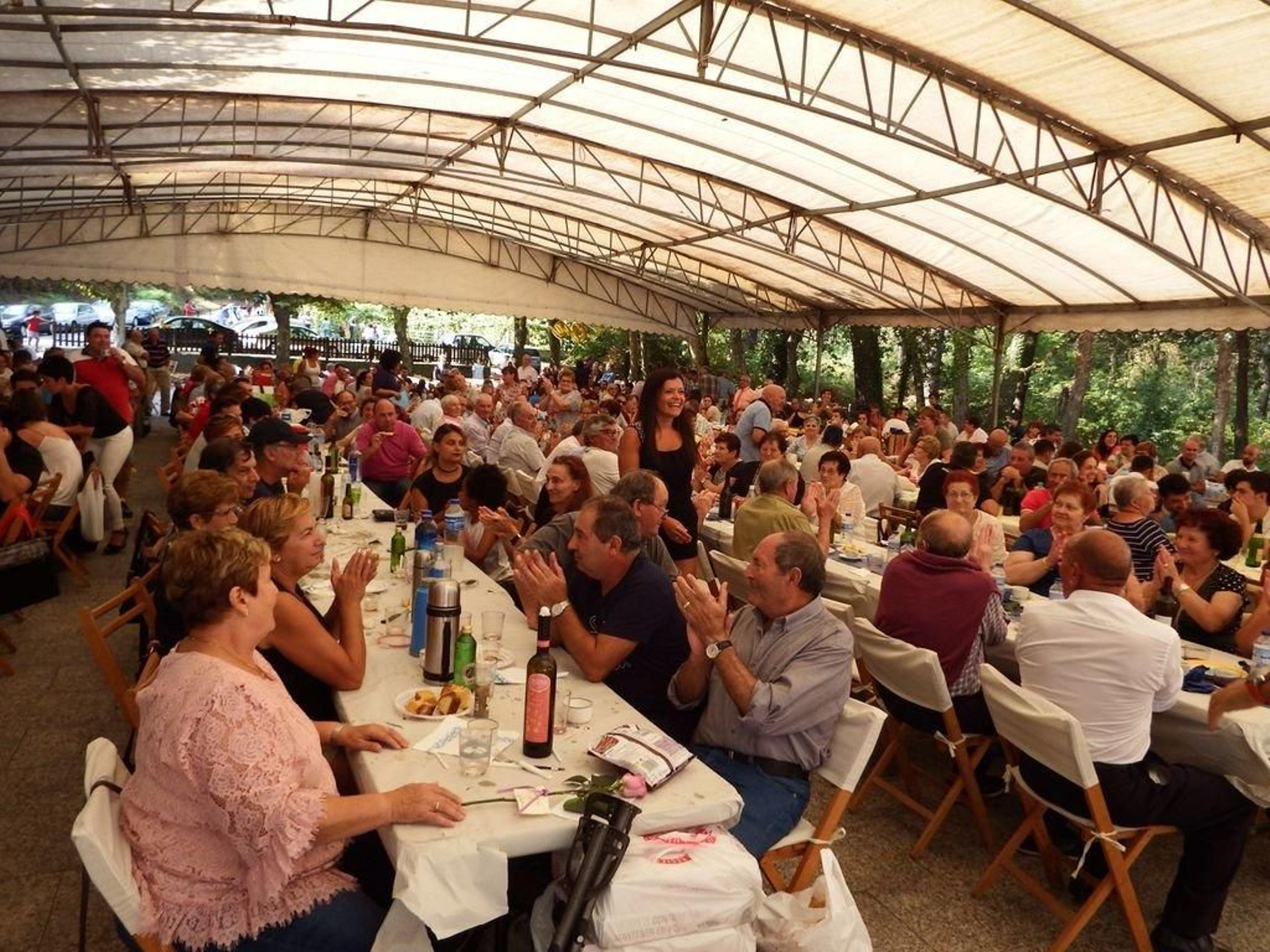 Multitudinaria 'Festa dos Maiores' que celebra el Concello de Mos desde hace 29 años.