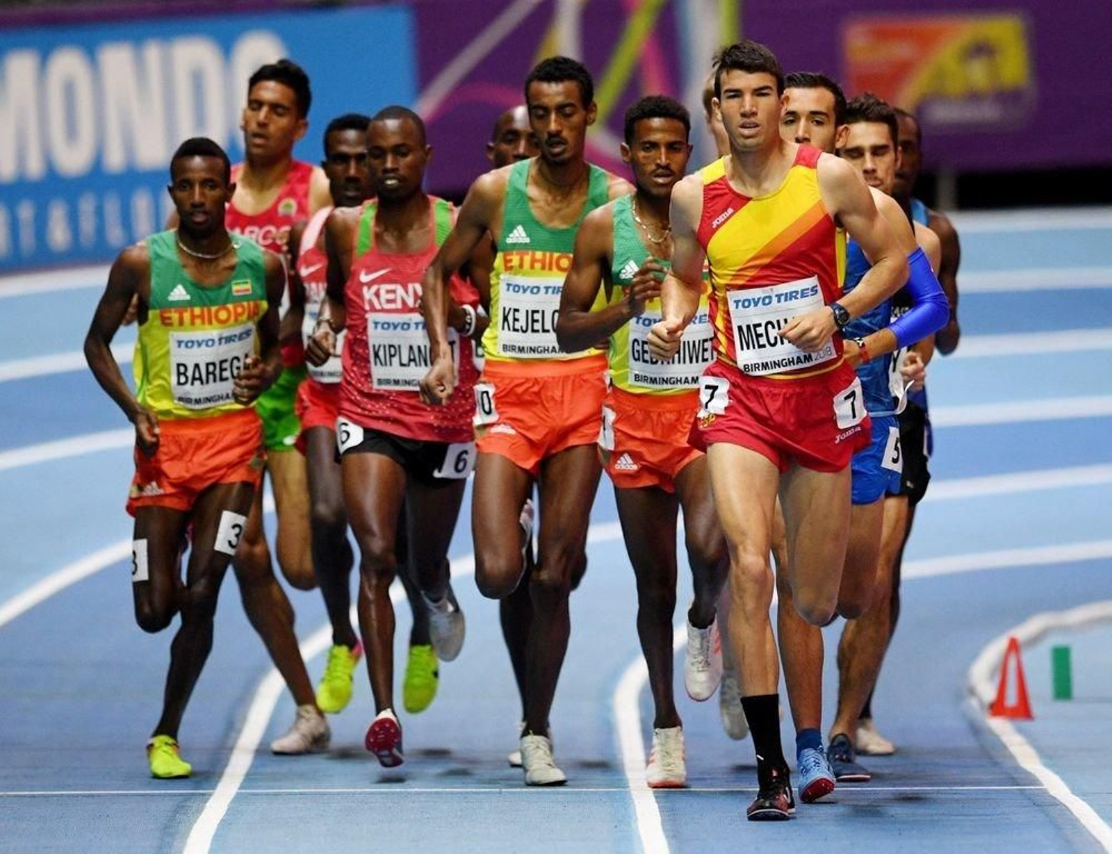 Mechaal encabezó durante algunos instantes una final extremadamente lenta.