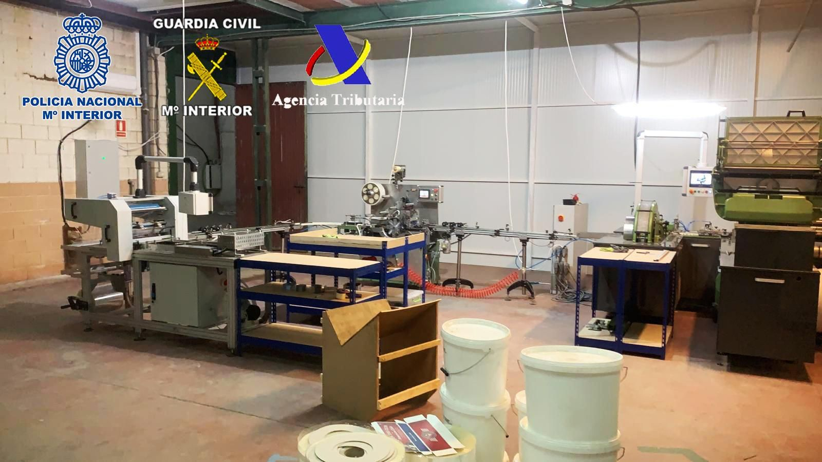 Desmanteladas tres fábricas de tabaco ilegales con capacidad para producir más de 18.000 cigarrillos por minuto