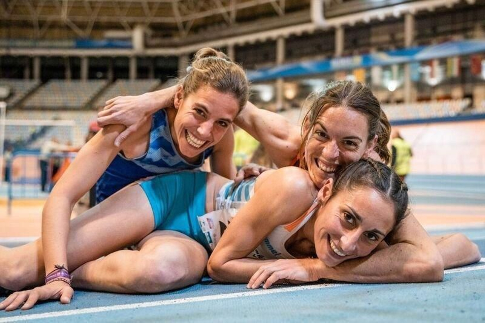Solange Pereira (abajo), con Marta Pérez y Esther Guerrero, que también estarán en el Europeo.