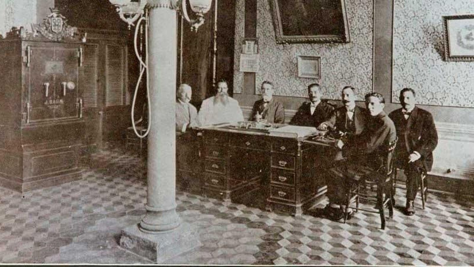 Primera Junta Directiva