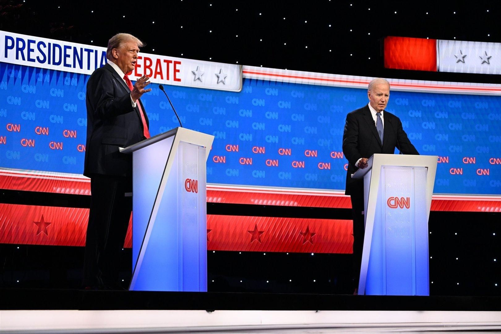 Donald Trump y Joe Biden en el debate de la CNN. // EP