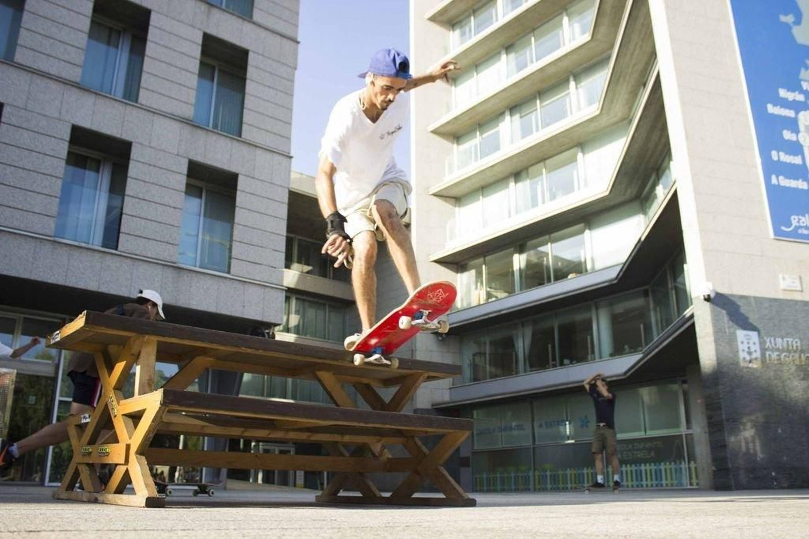 La mesa de picnic dejó varios de los trucos más técnicos de la tarde.