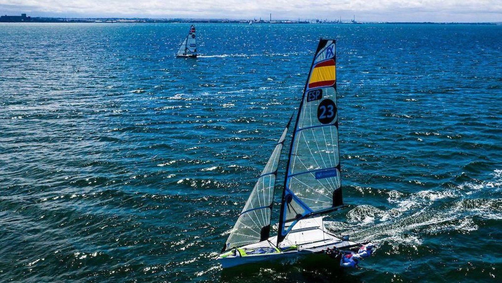 El barco de Echegoyen y Barceló, en primer plano, en este Mundial.