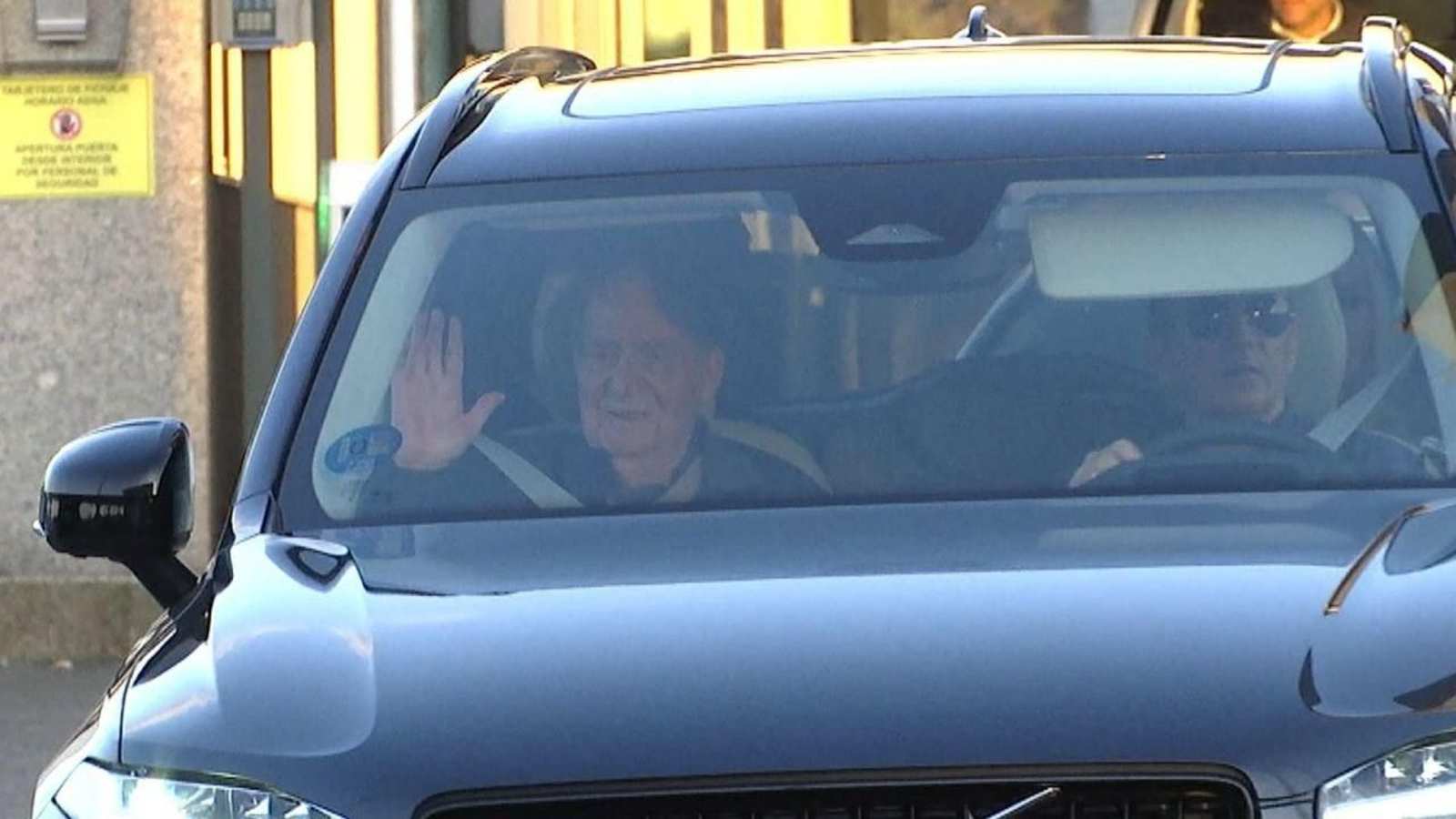 Juan Carlos I a su llegada a Vigo. // Alberte