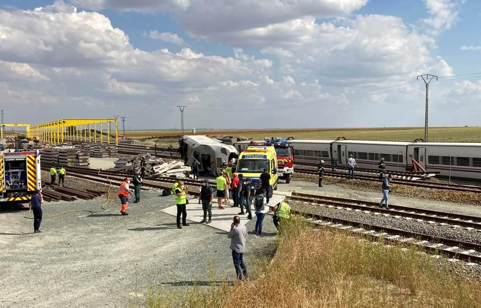 Descarrila un Alvia al arrollar en Zamora a un coche9