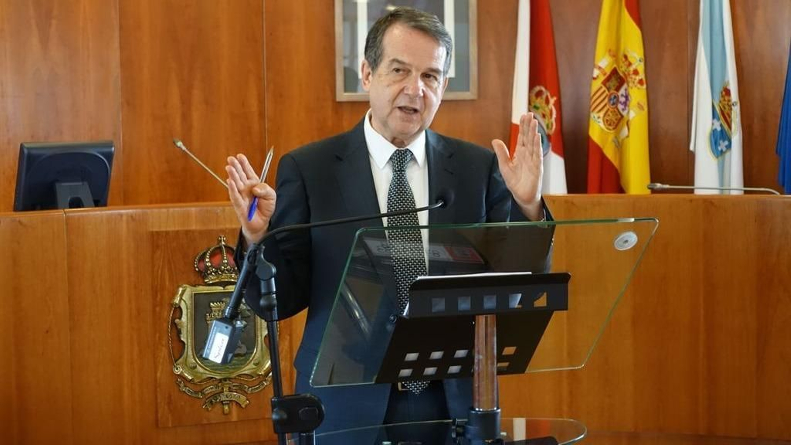 Caballero reiteró que "yo era el que no quería la prórroga" del transporte urbano, pero que se vio forzado por la crisis.