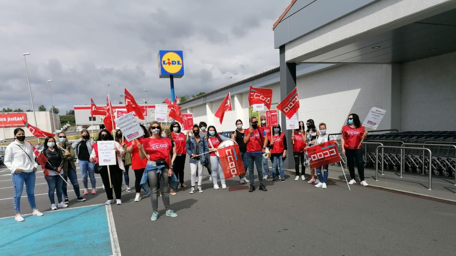 El personal de Lidl se manifestó para reclamar más seguridad