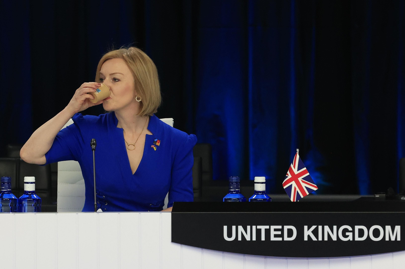 La ministra de Asuntos Exteriores del Reino Unido, Elizabeth Truss una reunión celebrada en la primera jornada de la cumbre de la OTAN que se celebra este miércoles en el recinto de Ifema, en Madrid. EFE/Zipi
