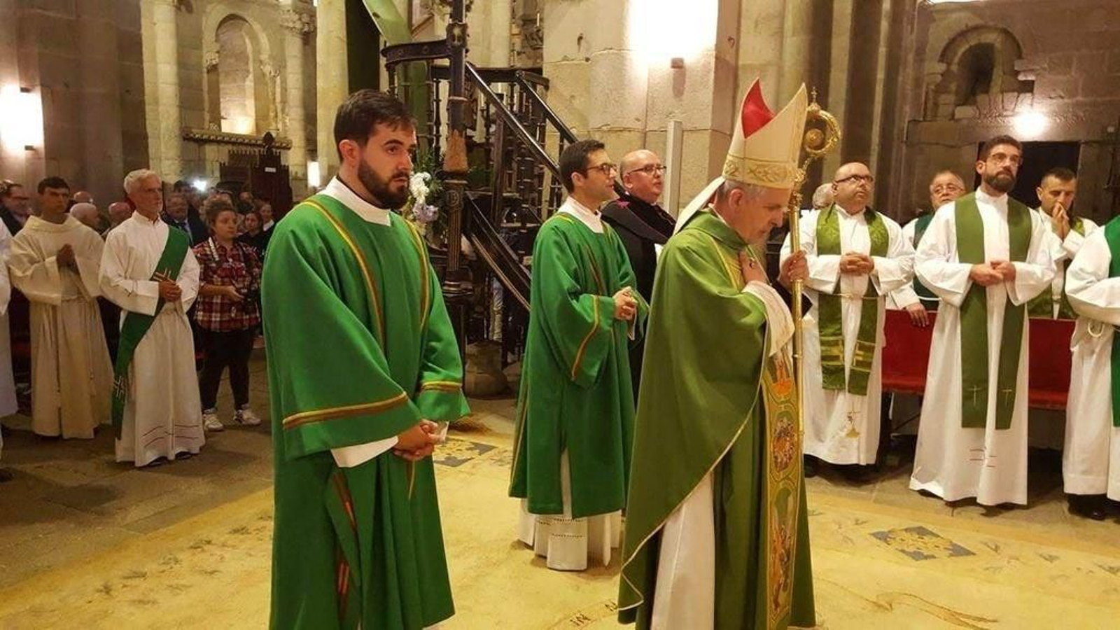 Juan de Olazabal y Sebastián Castro el año pasado durante  su ordenación como diáconos.