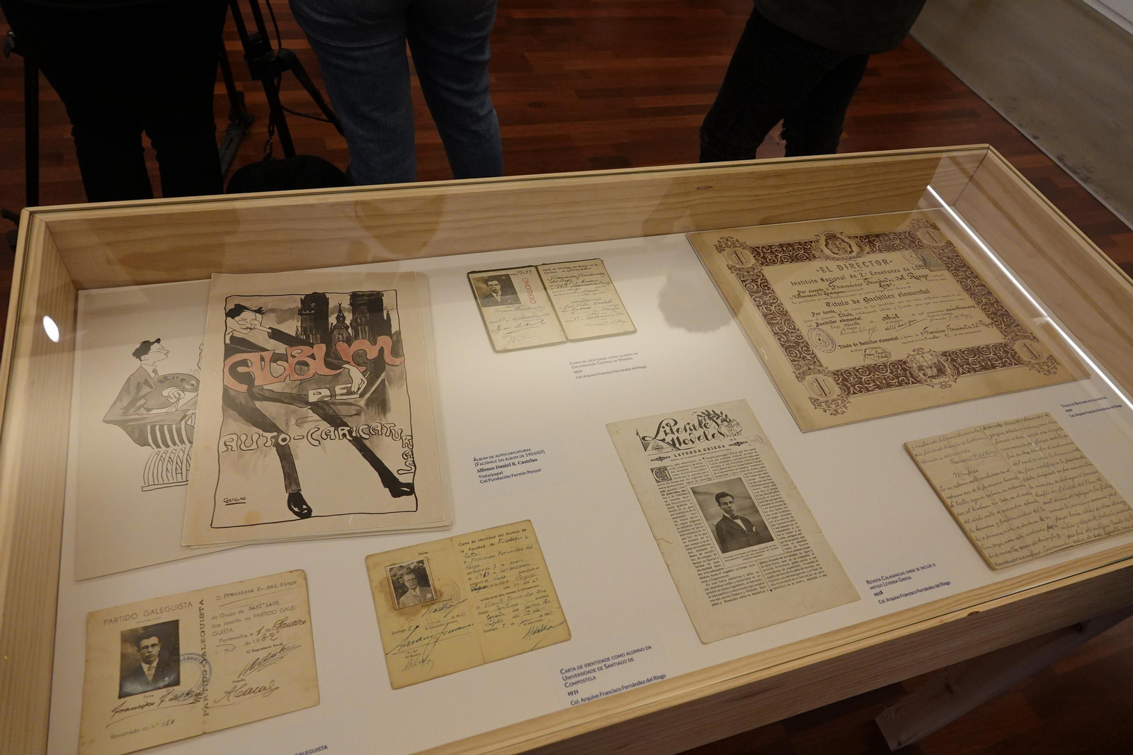 Presentación en la Pinacoteca de "Nos vieiros da arte galega", sobre a colección municipal de Francisco Fernández del Riego.