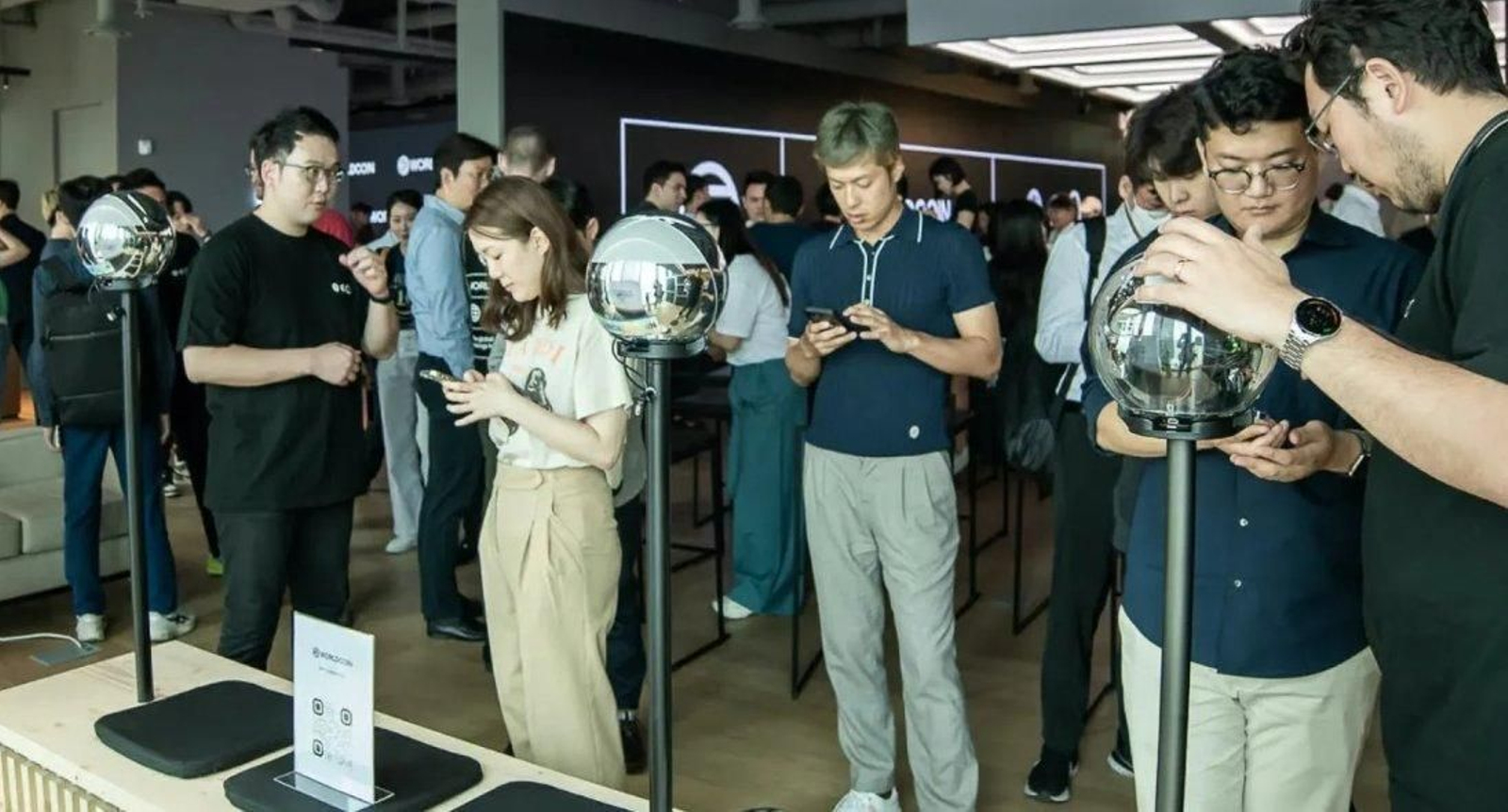 Colas para 'vender' su iris por criptomonedas.