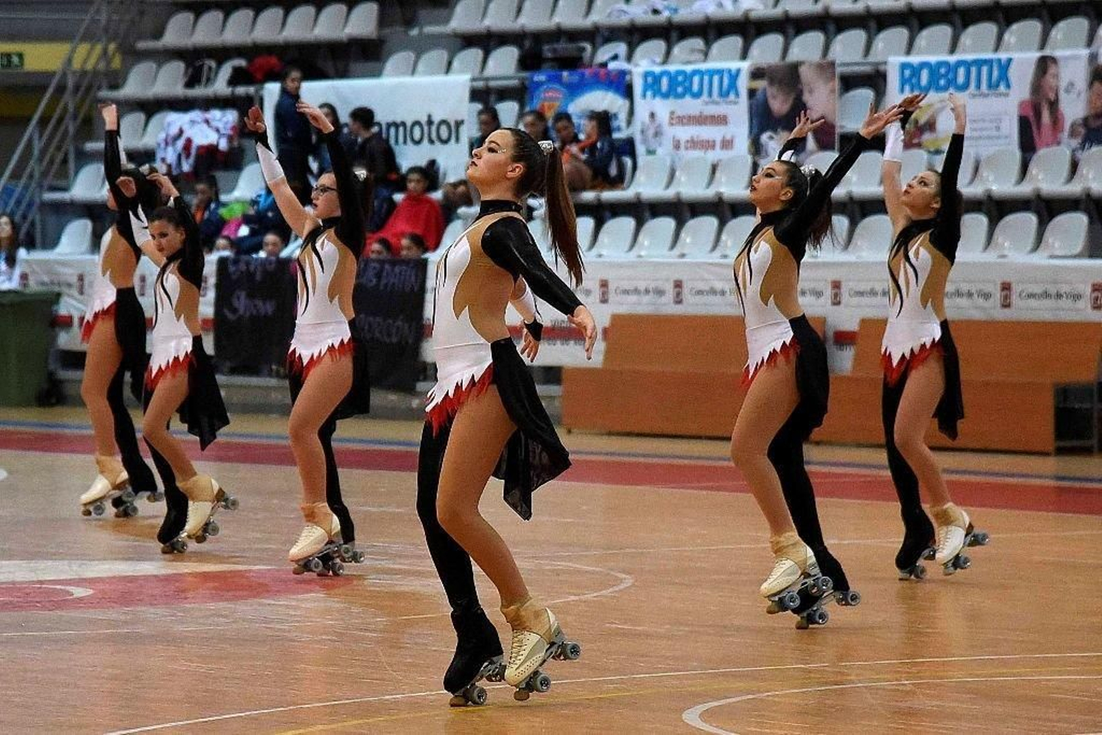 El club Conxuro de Laracha, en un momento de su actuación en el Trofeo Concello de Vigo.
