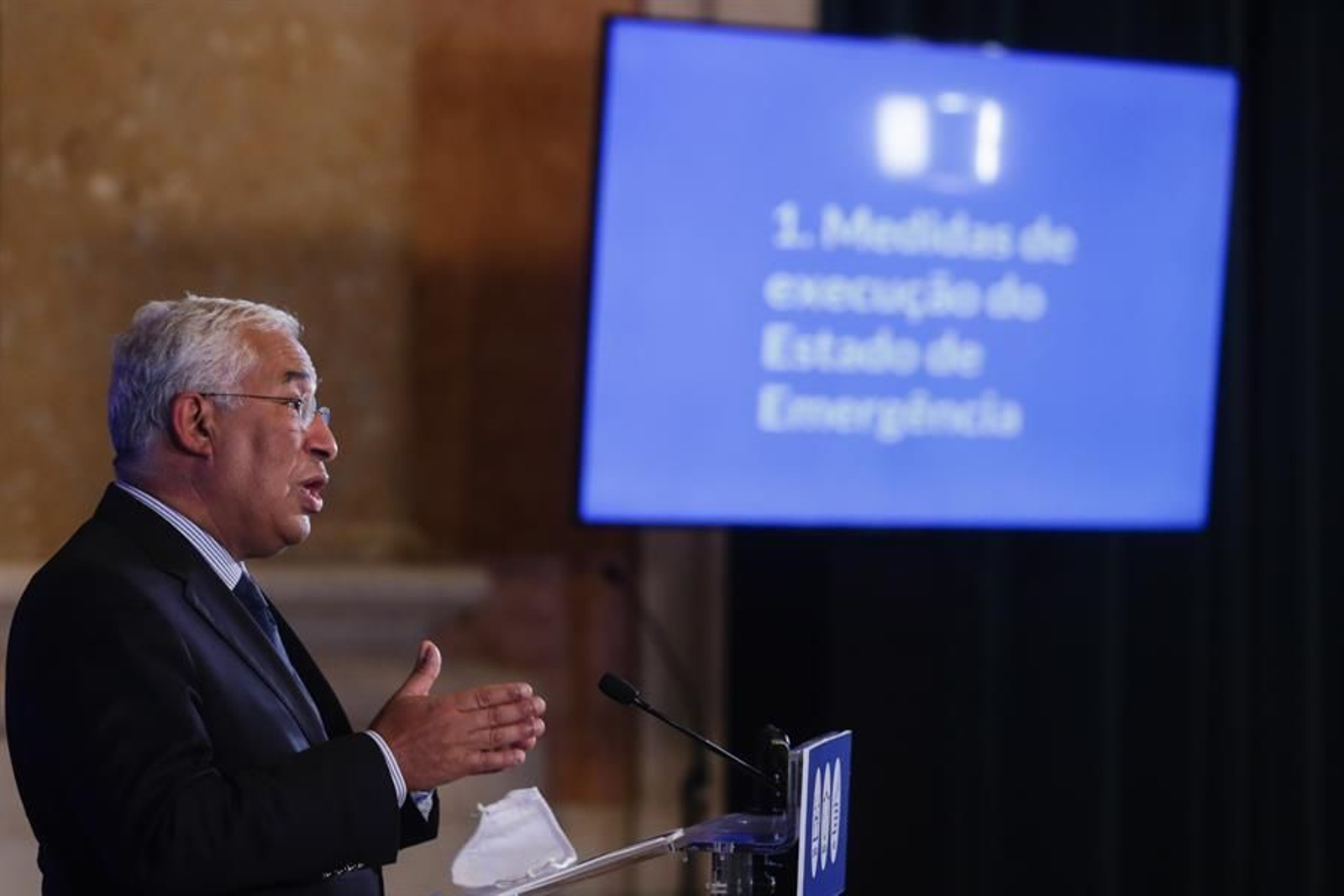 Portugal, en estado de emergencia y con toque de queda para el 70 % del país