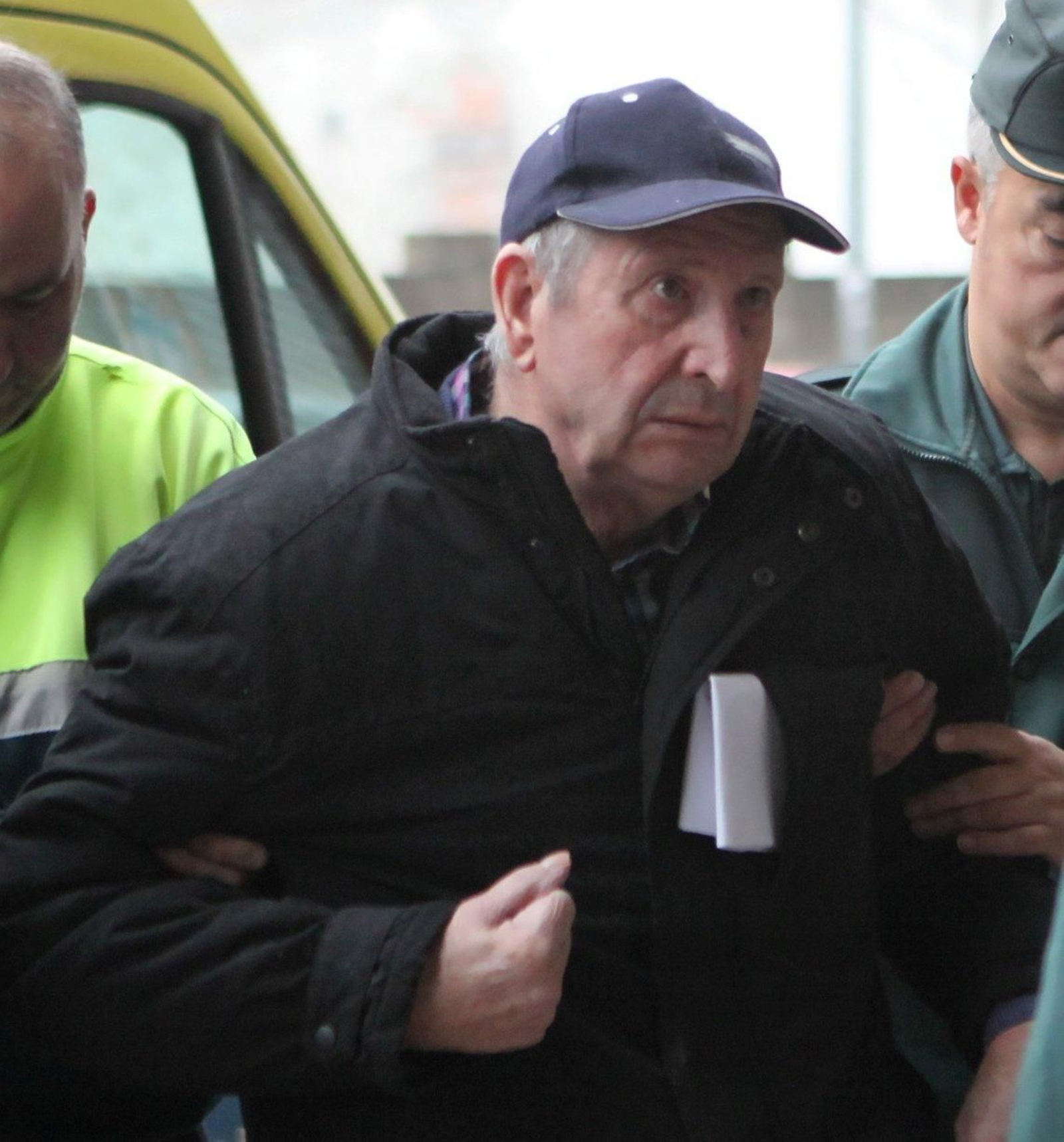 Aniceto Rodríguez, a la entrada del juzgado de Verín.