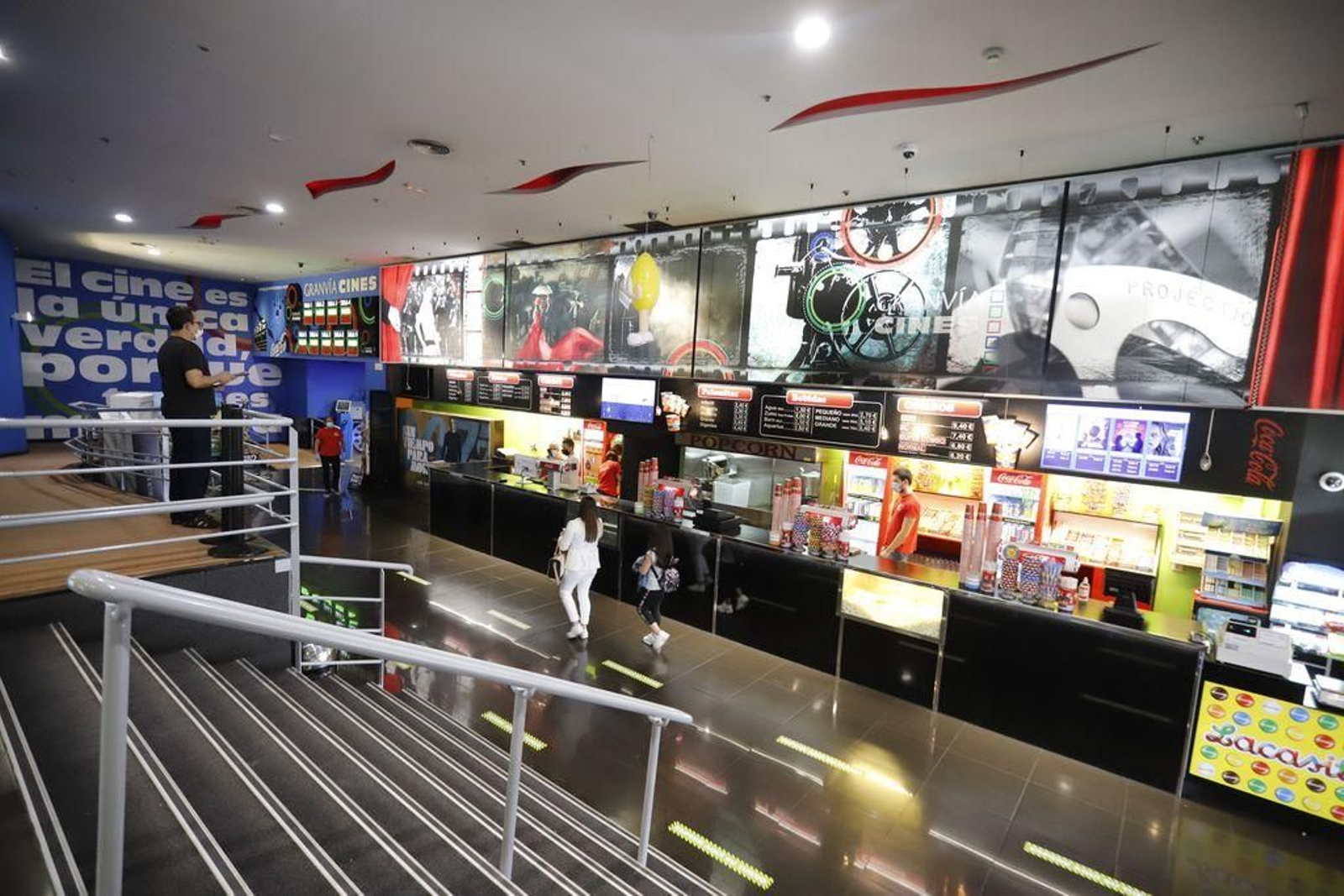 Las entradas en los cines Gran Vía se venden online, en la cafetería o en cajeros táctiles.