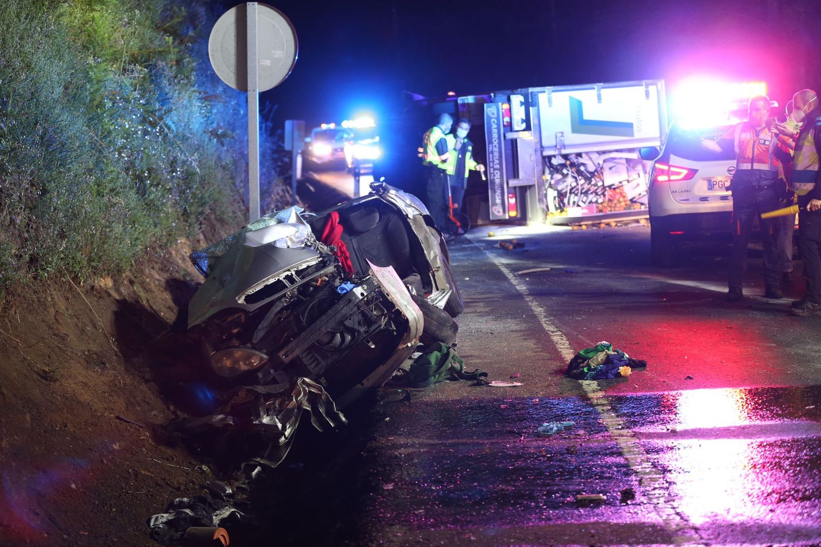Tres muertos en un accidente de tráfico en Caldas de Reis // Alberte