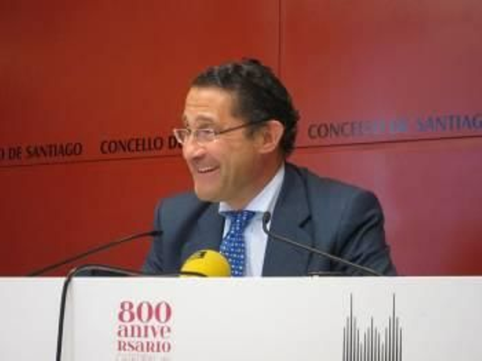 Conde Roa, alcalde de Santiago, durante una rueda de prensa en el Concello.  (Foto: ARCHIVO)