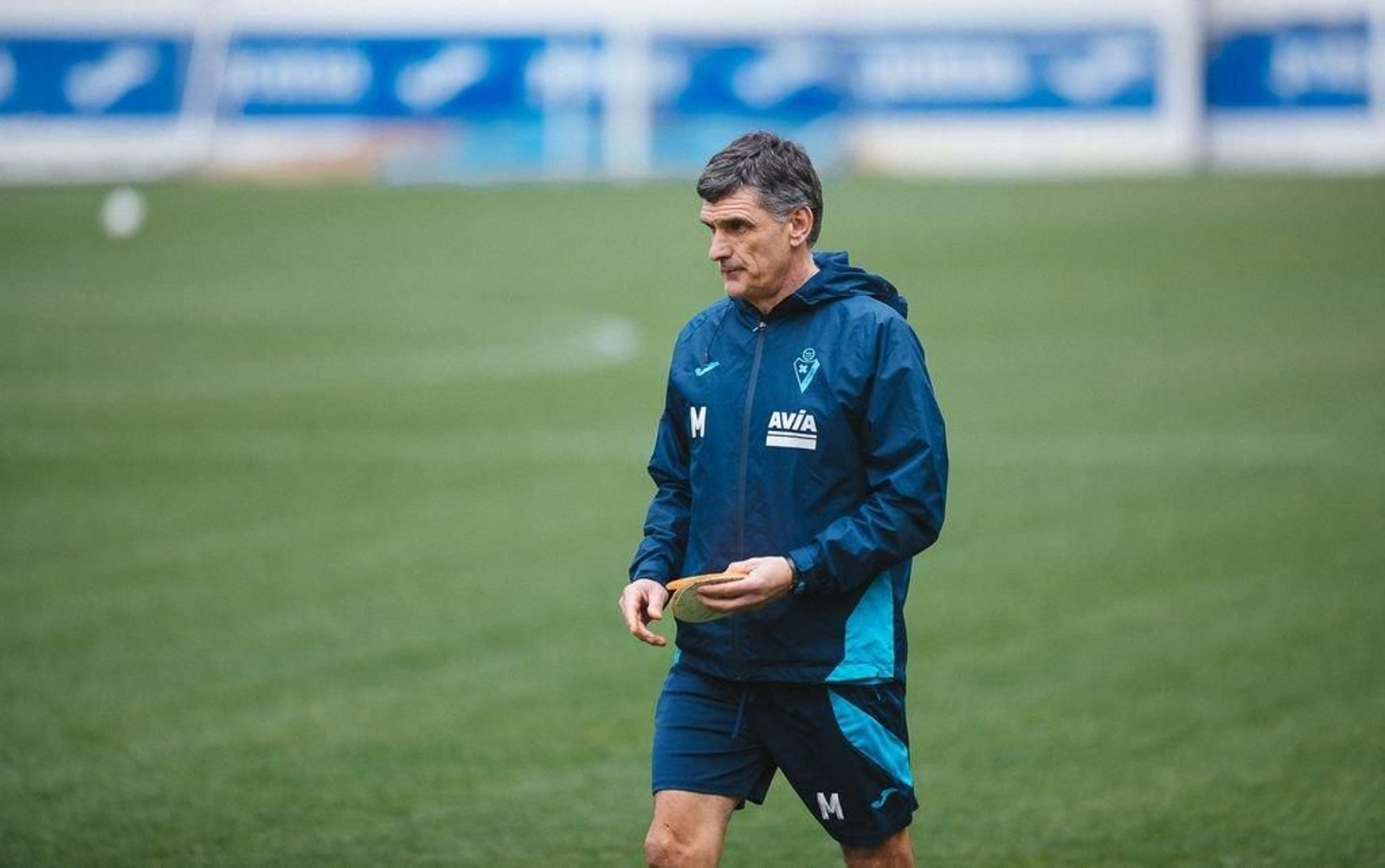 José Luis Mendilibar, ayer, en el último entrenamiento del Eibar.
