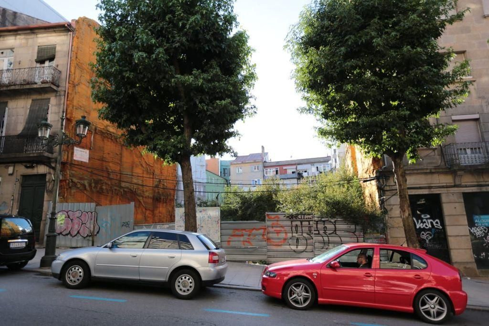 Un terreno  en la calle Vázquez Varela, con un valor de más de un millón de euros,  cuya subasta se está celebrando.